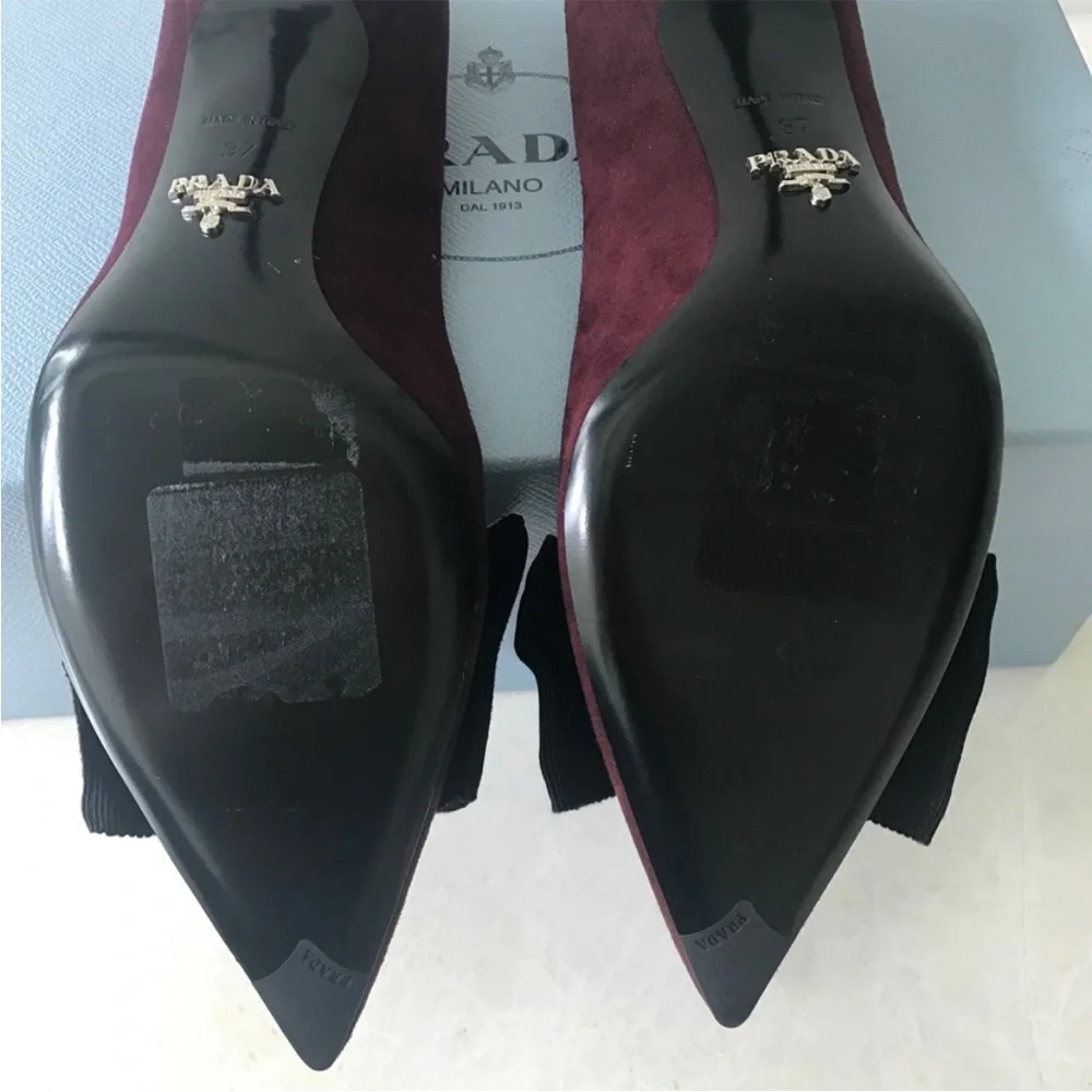 Prada Kitten Heels - Calzature Donna Suede Pumps in Granato - Picture 6 of 8